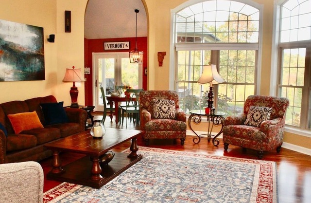 Gorgeous home with stunning views, gas fireplace & fire pit!