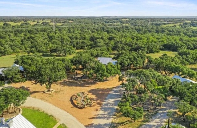 Spacious 12-Bedroom Resort in Graham Texas - sleeps 40