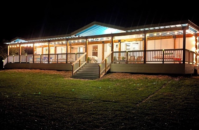 Spacious 125 Acres Country House
