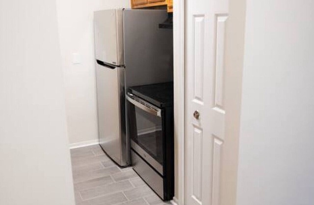 Spacious 1bd apt in DT Dearborn