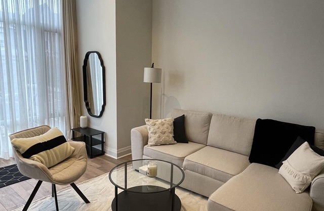 Spacious 1br/2bd Luxury Condo in Toronto