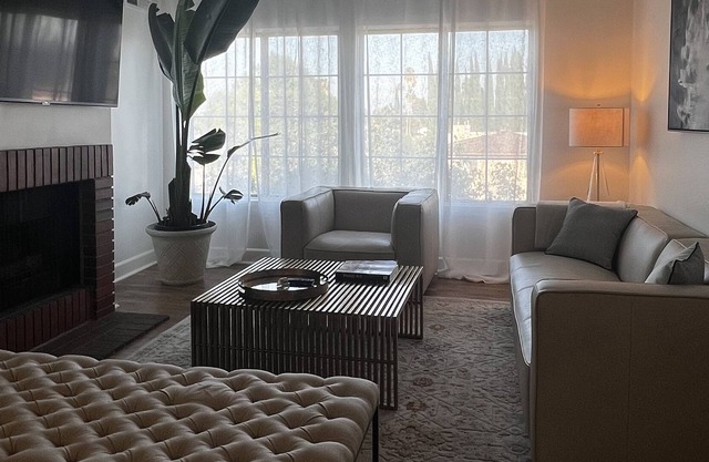 Spacious 2+2 stylish apt unit