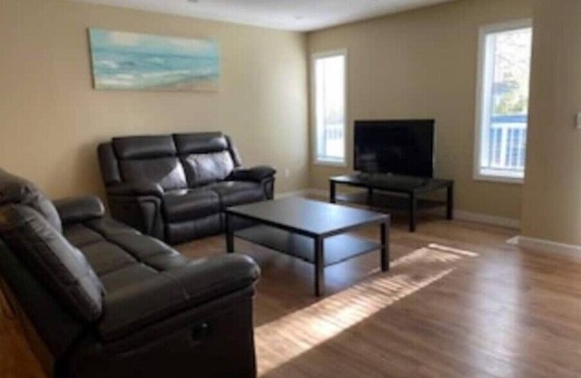 Spacious 2 Bdm. Accessible.
