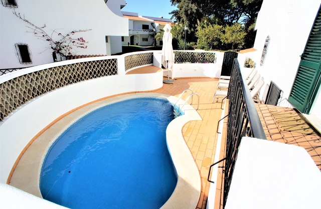 Geräumige 2-Bett-Apartment mit Pool, 5 Personen, neben Vale Lobo Tennis Academy