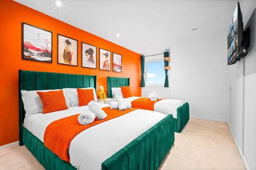 Spacious 2 Bed Apt B'ham CC with parking Sleeps 7