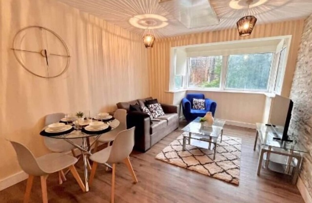 Spacious 2 bedroom Catterick Flat | Free Parking