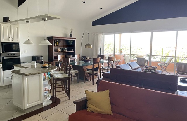 Spacious 2-Bedroom Ocean and Marina view penthouse with private rooftop terrace
