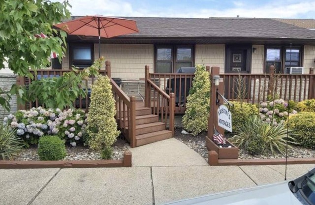 Spacious 2-bedroom apt in the Crest