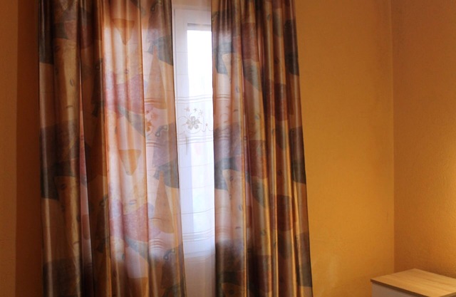 Spacious 1-bedroom apartment with AC, WiFi in peaceful Bar