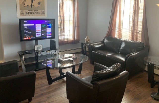 Spacious 2 Bedroom condo unit, Centrally Located!