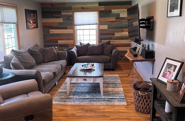 Spacious 2 Bedroom House in the Heart of Kimberly