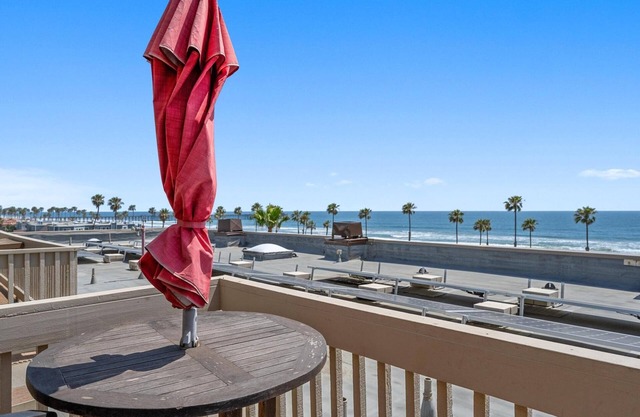 Spacious 2 Bedroom - Penthouse with fabulous ocean view -A304 - Sail Away Stay North Coast Village