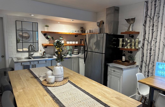 Spacious 2-bedroom Squamish retreat. Pet friendly!