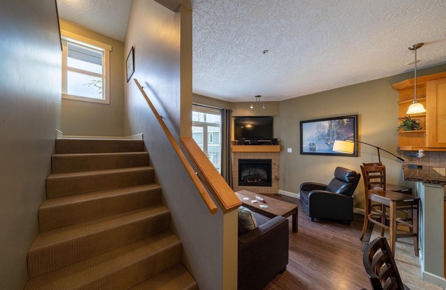 Spacious 2 Bedroom Townhome, Sooke