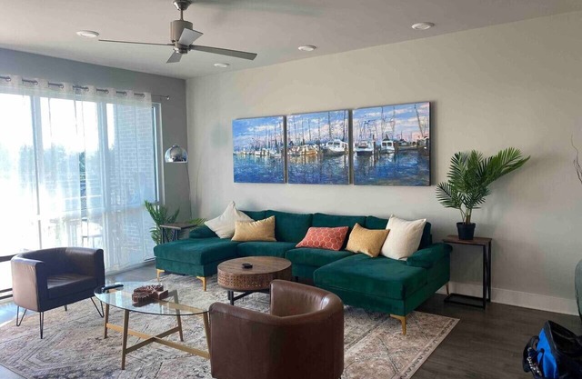 Spacious 2 Bedroom Condo In Bywater New Orleans!