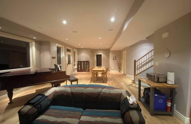 Spacious 2 bedrooms PLUS near Kawkawa Lake