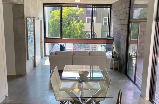 Spacious 2-Br Apartment with Large Patio in Little Italy