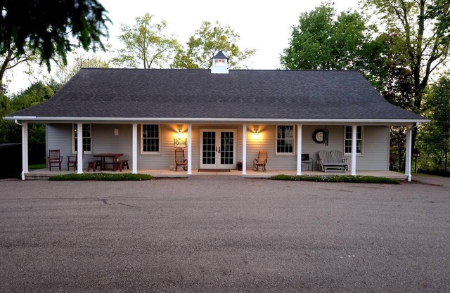 Spacious 2 BR home, just minutes from Berlin, OH.