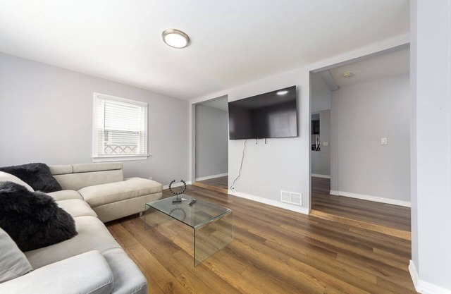 Spacious 2BR/2BA Elmont Apt – Private Entry