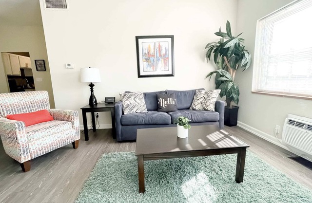Mitten | Heritage Hill | Historisches 2 BR / 2BA
