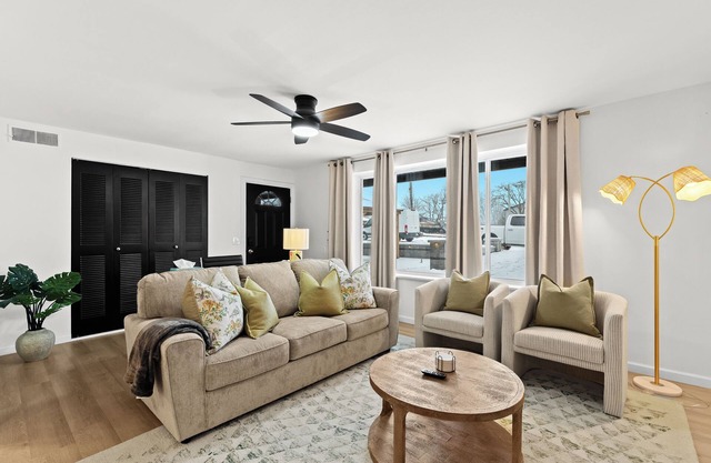 Spacious 2BR Flat near Downtown Royal Oak