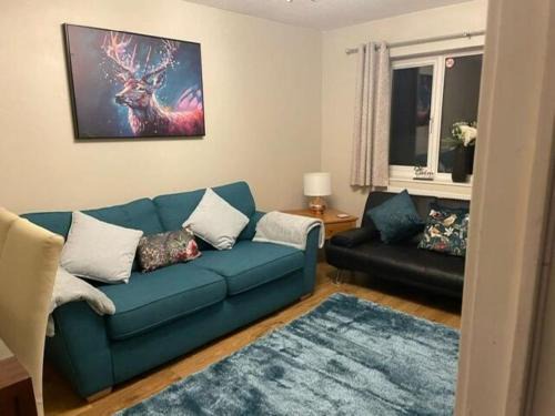 Spacious 2BR House with Sofa Bed & Parkin