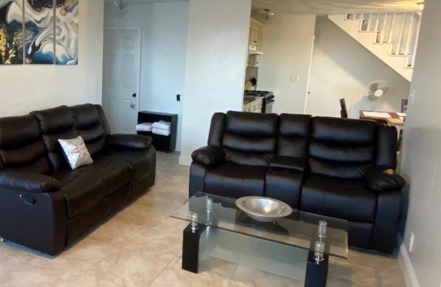 Spacious 2nd floor split level with scenic views of Gloucester