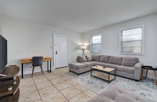 Spacious 3 Bd, centrally located