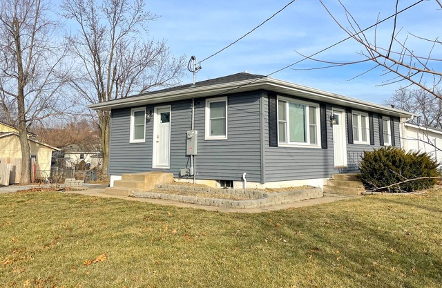 Spacious 3 bed 2 bath w/Basement yard and Office!