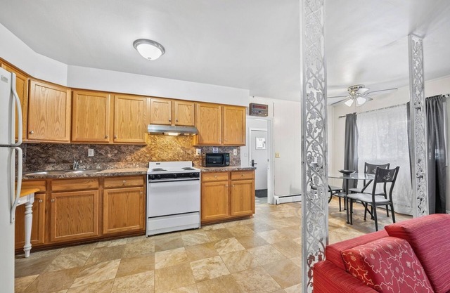 Spacious 3-bed Suite in Browntown, Near Dining & Fun