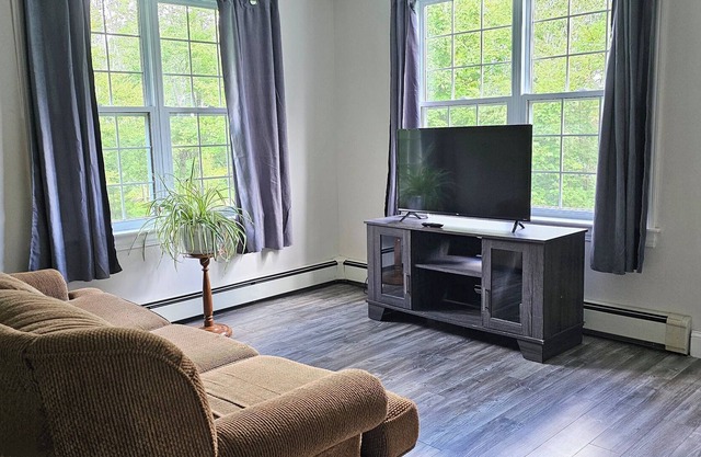 Spacious 3 bedroom pet friendly country home, with a large back yard.