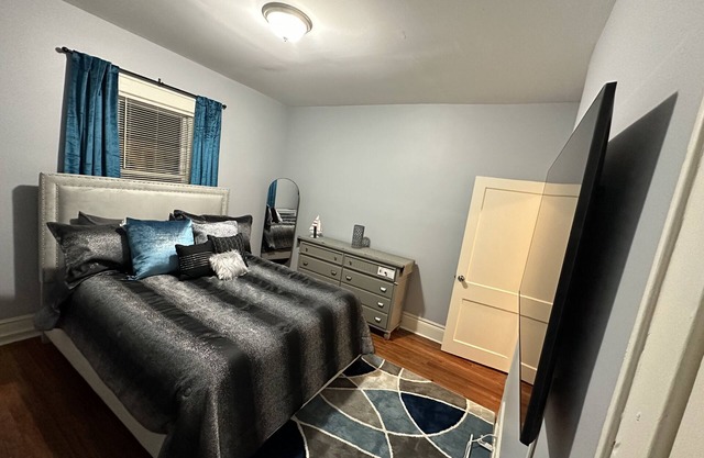 Spacious 3 Bedroom 1 Bathroom Apartment 5 minutes to Seton Hall University