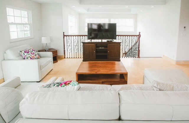 Spacious 3 Bedroom / 2 Bath / Sleeps 8