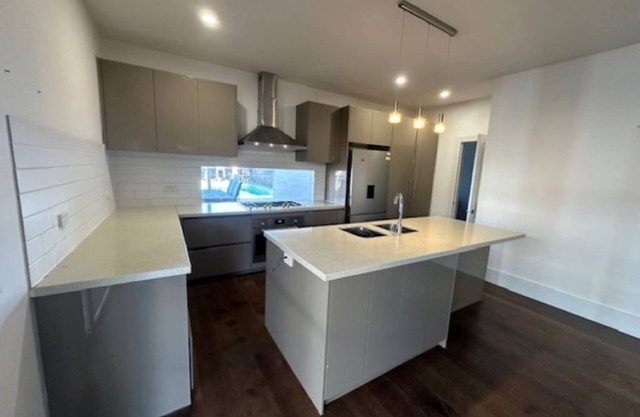 Spacious 3 Bedroom, 2 Bathroom, Secure Parking and Pet friendly house.