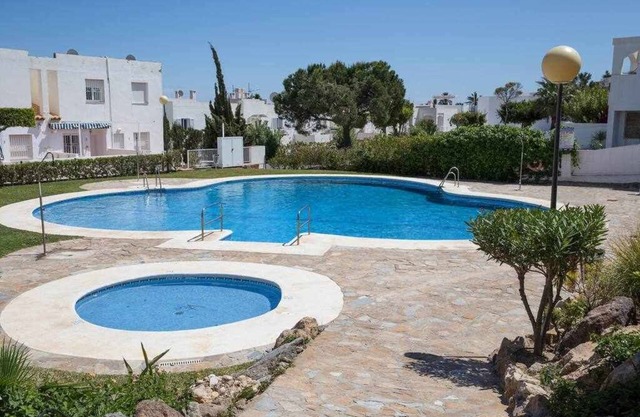 Spacious 3-bedroom apartment with pool