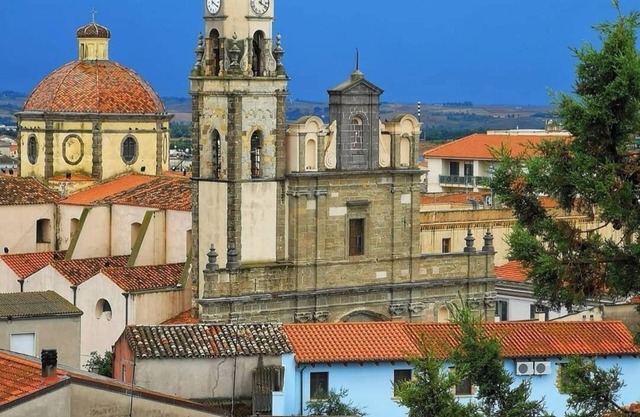 Spacious 3 bedroom apartment with A/C, free WiFi & Parking in enchanting Sanluri