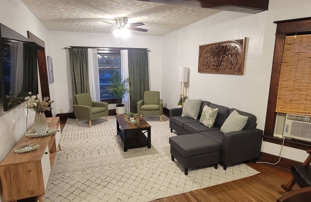 Spacious 3-bedroom apartment in delightful Buffalo with WiFi, AC TV in each room