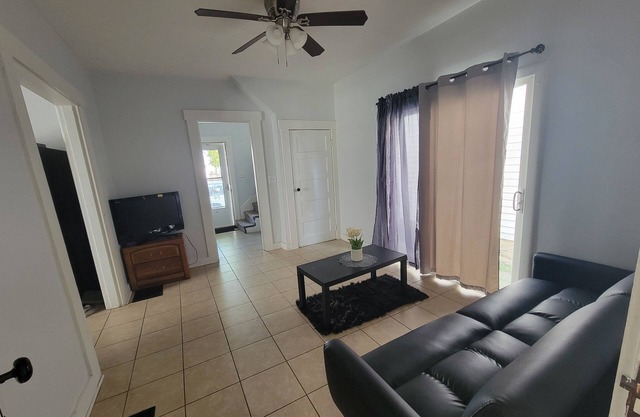 Spacious 3-bedroom apartment in Dayton