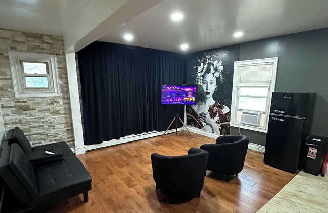 Spacious 3-bedroom apartment in cool Queens with WiFi, AC