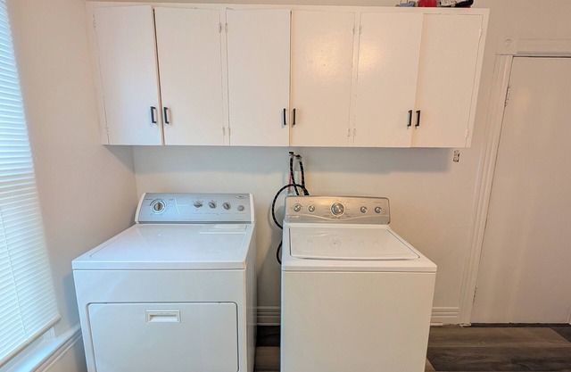 Spacious 3-bedroom apartment with WiFi, AC in enchanting Utica
