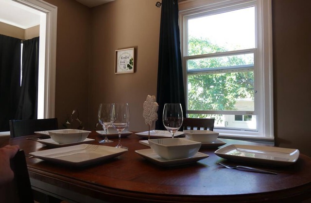 Spacious 3 bedroom home that sleeps 7 with large deck and great views