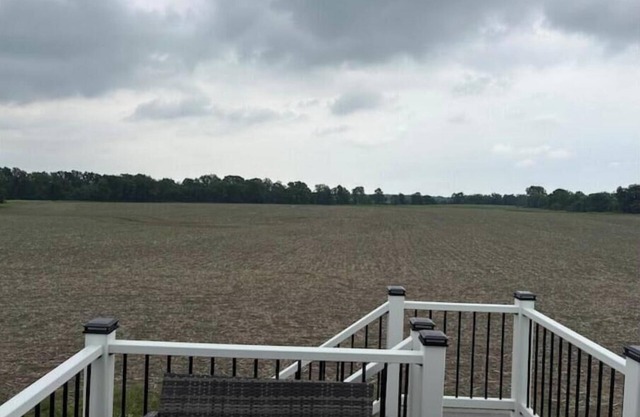 Spacious 3-bedroom on a 140 acre working farm minutes from mark twain lake.