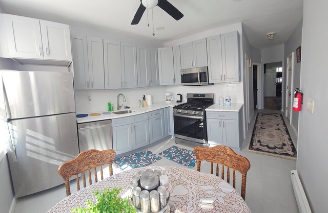 Spacious 3-bedroom apartment with WiFi, AC in beautiful Jersey City