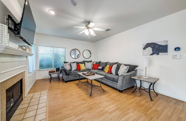 Spacious 3-Bedroom REMODELED Family Home in Stone Oak NEISD Shops Hospitals Golf