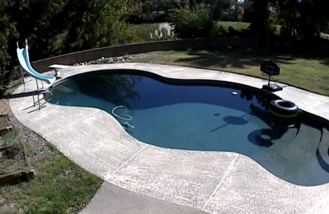 Spacious 3 Bedroom with Pool and Bonus Room