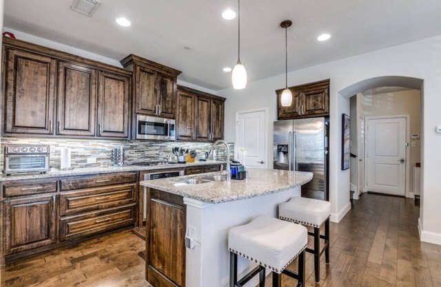 Spacious 3 Bedrooms N Carrollton