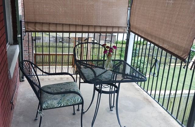 Spacious 3b/1b Great LocationnForest Park- Delmar Loop- WashUnPrivate Balcony