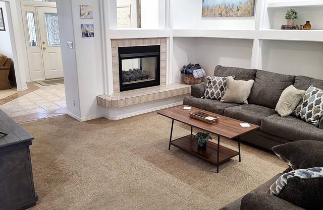 Spacious 3bd/2ba home w/office & triple garage