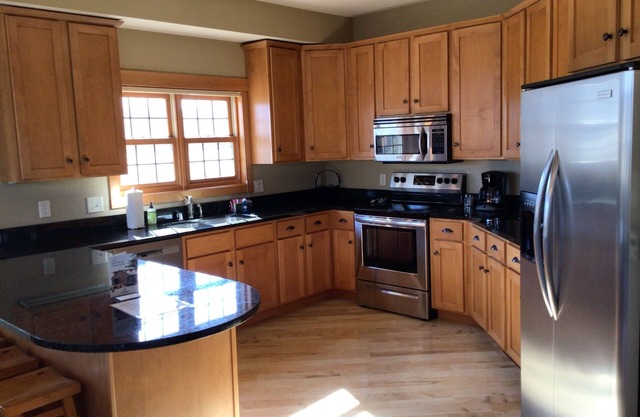 Spacious 3BR/3BA Lakeview Getaway Sleeps 8 Northernaire Resort – Three Lakes, WI