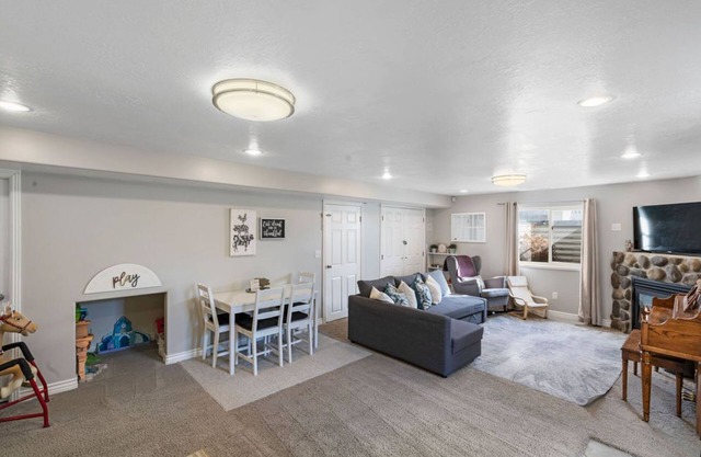 Spacious 3BR Furnished Basement w/ Patio Grill - Family Friendly & Flexible Stay
